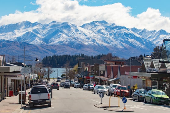 wanaka, road, traffic, scenic