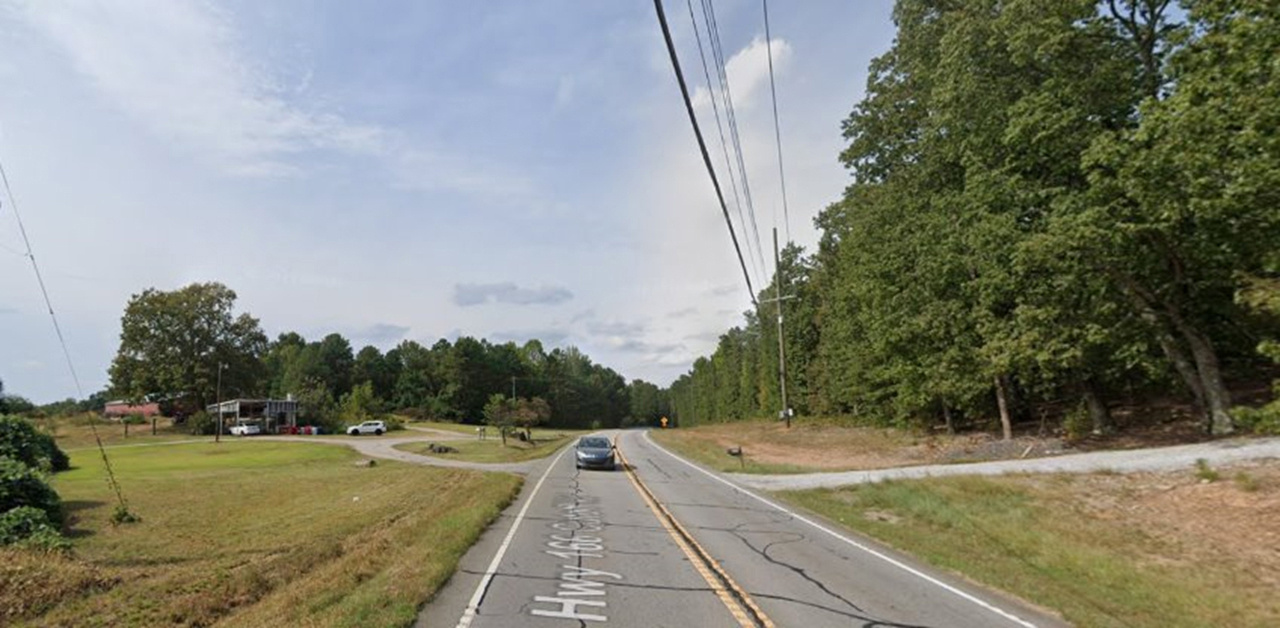 Photo of a poor quality rural road with 1-star rating located in Carroll County, Georgia